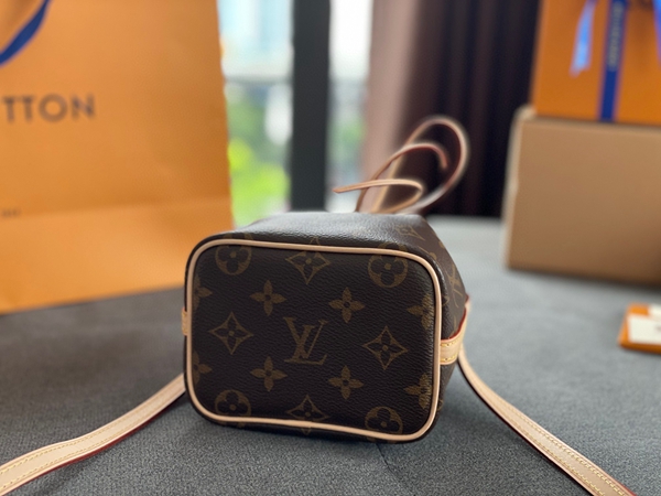 ルイヴィトンバッグ側面デザイン